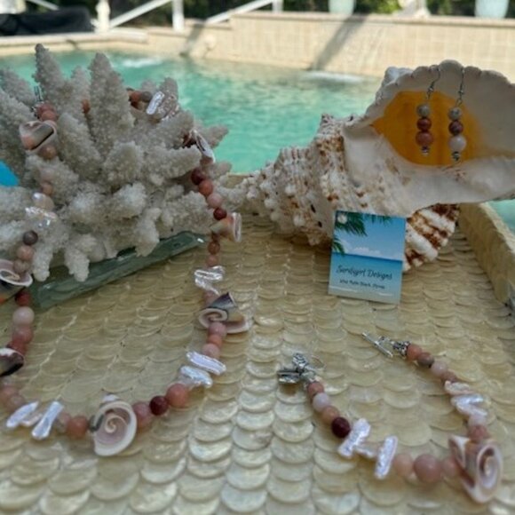 Handmade Jewelry Set - Shell, Pink Calcite, Pink Agate, Finger Pearl & Pewter - Picture 6 of 7